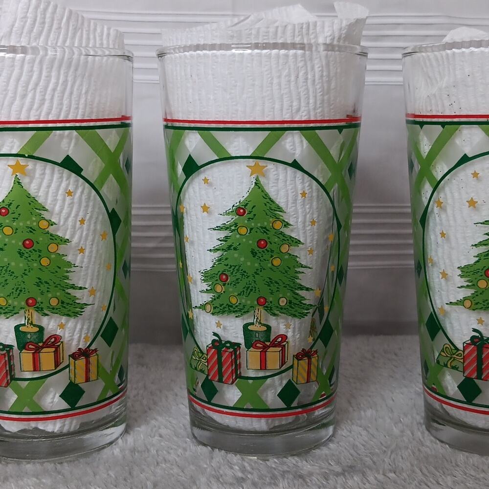KIG Christmas Glasses Tumblers 15 Ounce Vintage Set of 4 Tree Gifts w/ Lattice